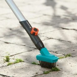 Gardena Voegenborstel 5 Gardena Voegenborstel -Tuinonderhoud 12 1126