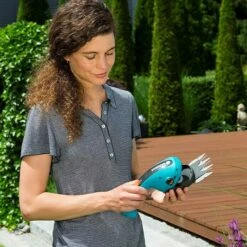 Gardena Accu Grasschaar Li Set 12 Gardena Accu Grasschaar Li Set -Tuinonderhoud 12 2526